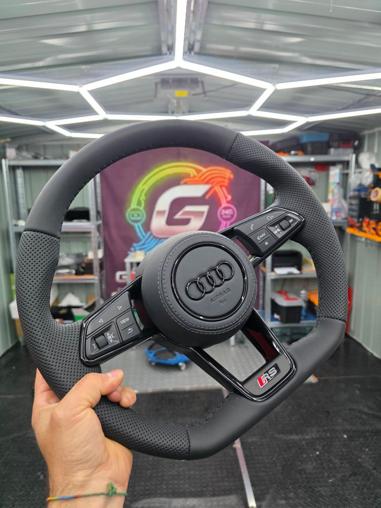 Volante Sportivo Custom per Audi – Personalizzazione & Performance Plug & Play